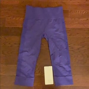 Lululemon Seamless Street Crop NWT purple